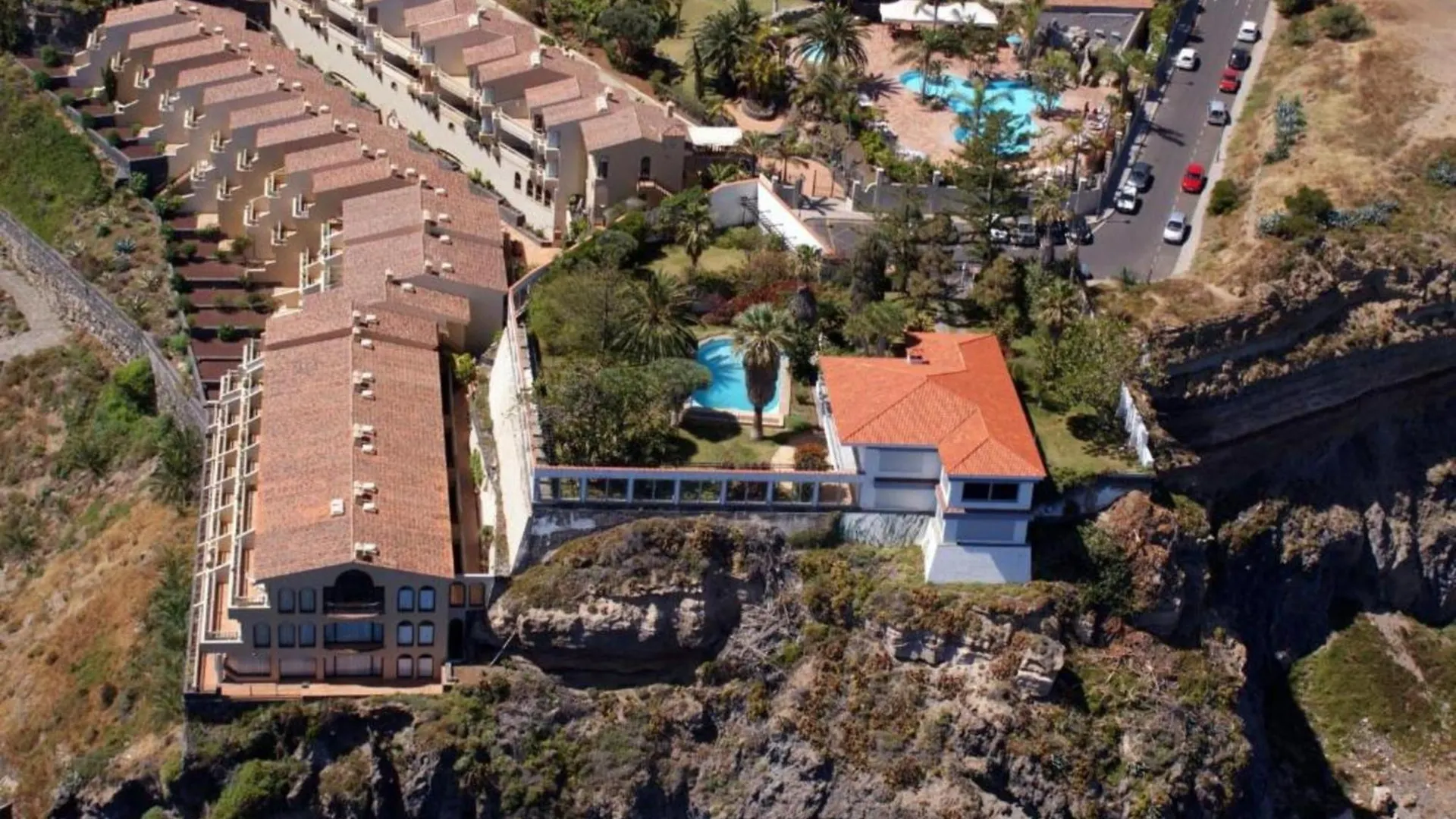 Apartamento Con Piscina Y Vistas Al Mar Sobre Acantilado Los Realejos 0*,  İspanya
